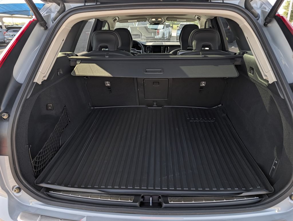 Used 2025 Volvo XC60 B5 Ultra w/ Protection Package Premier AWD/4WD image 30