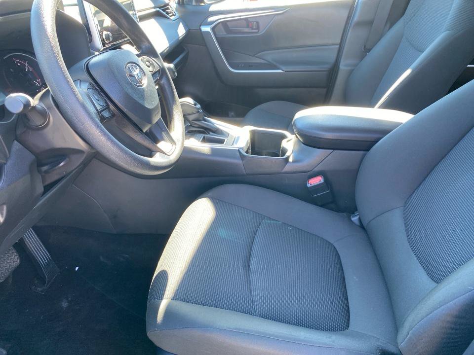 Used 2025 Toyota RAV4 LE FWD image 34