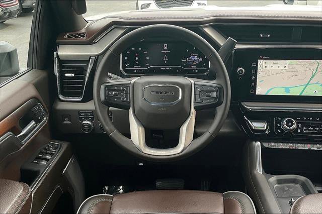 Used 2024 GMC Sierra 3500 Denali w/ Technology Package image 9