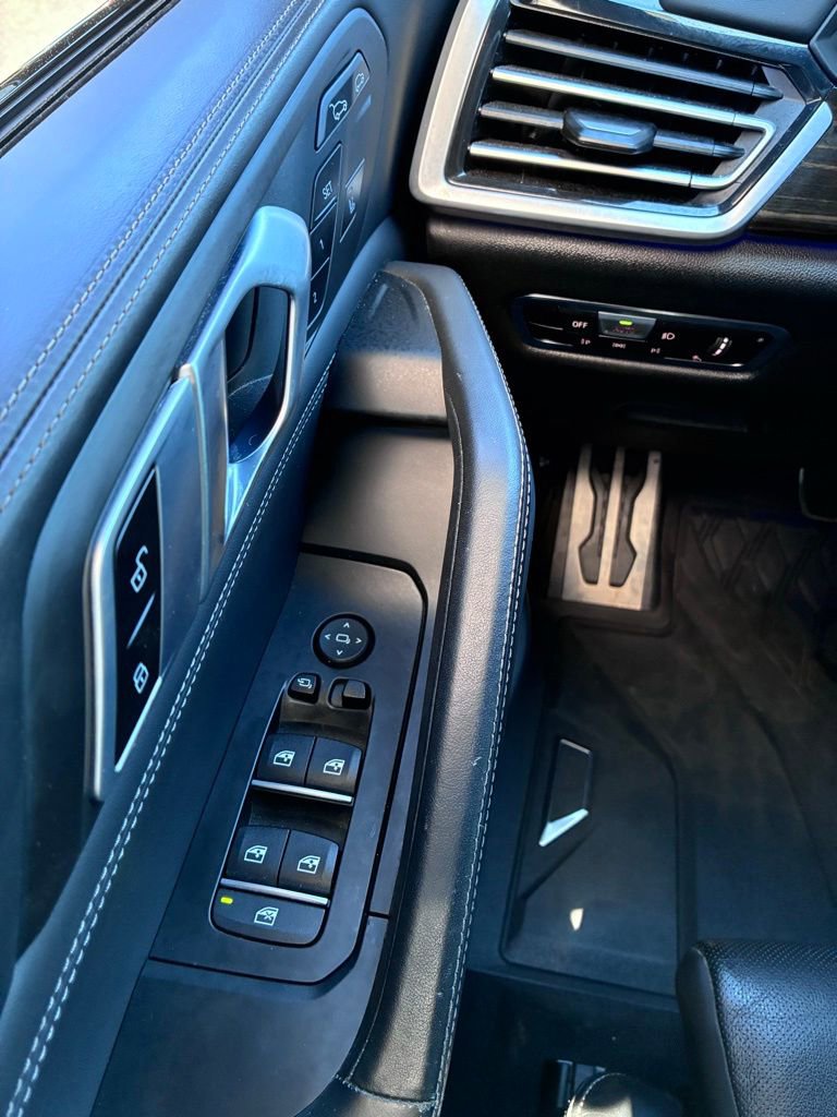 Used 2023 BMW X6 M50i w/ Executive Package AWD/4WD image 28