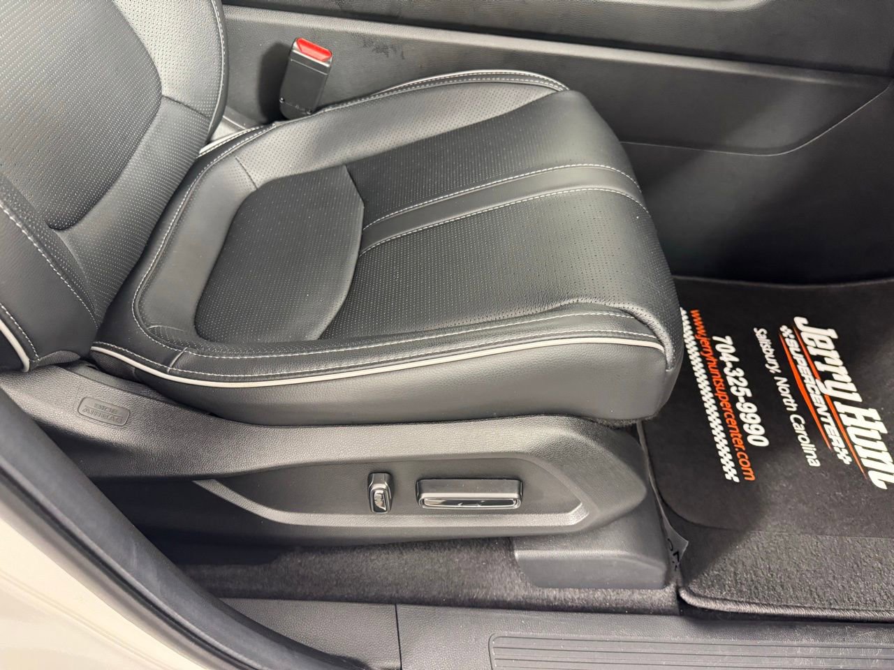 Used 2025 Honda Pilot Elite image 38