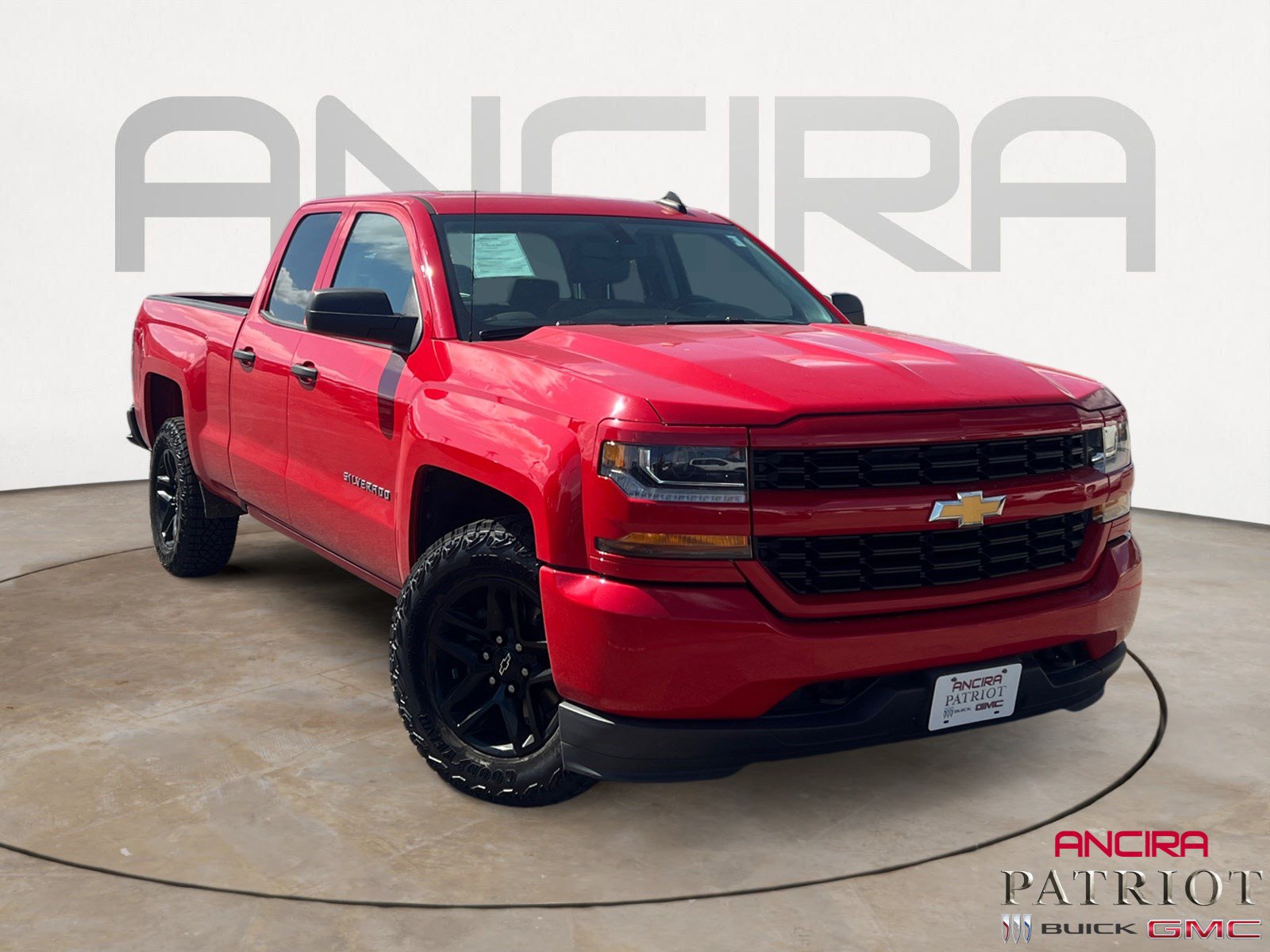 Used 2018 Chevrolet Silverado 1500 Custom w/ Custom Convenience Package RWD image 1