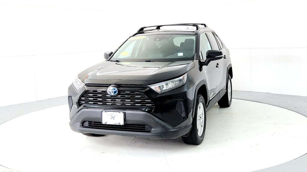 Used 2021 Toyota RAV4 LE w/ Carpet Mat Package (TMS) AWD/4WD image 2