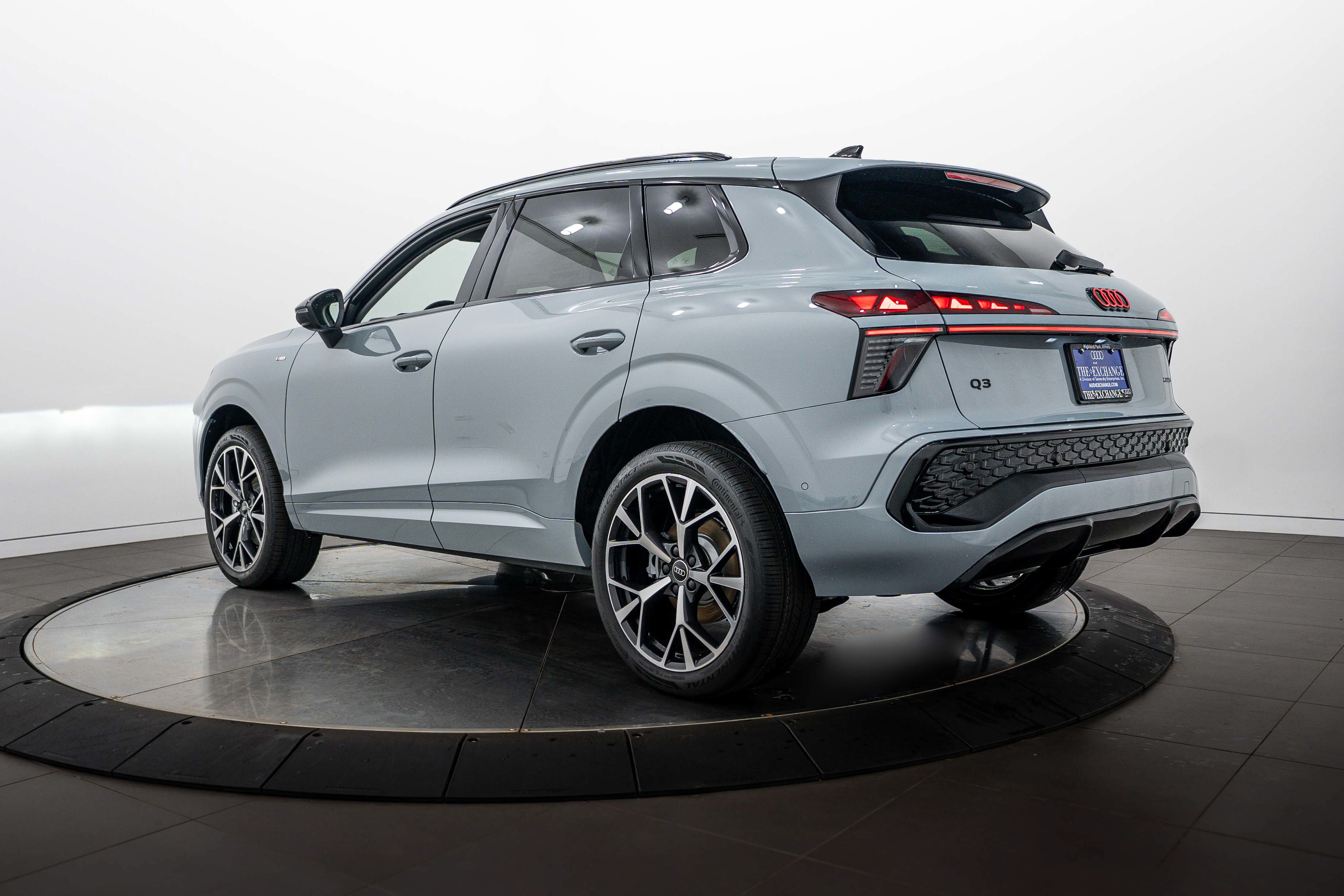 New 2026 Audi Q3 quattro 2.0T AWD/4WD image 5