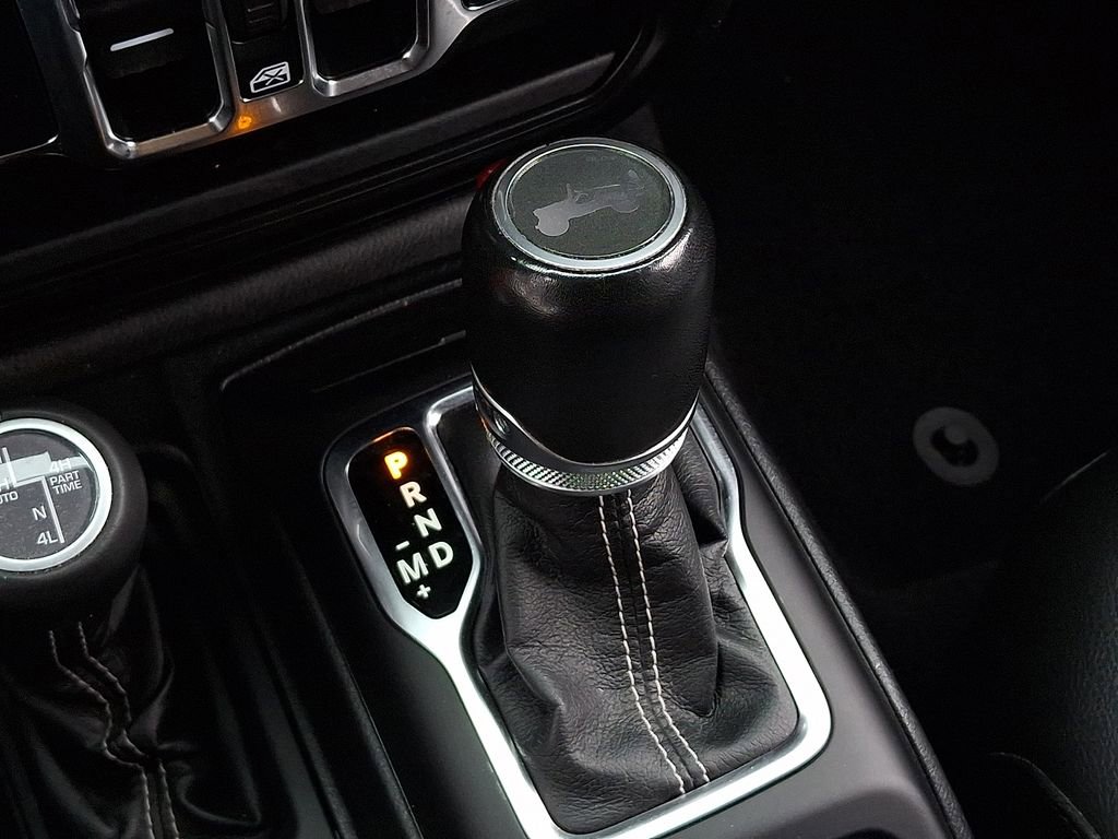 Used 2022 Jeep Wrangler Unlimited Sahara w/ Cold Weather Group image 14