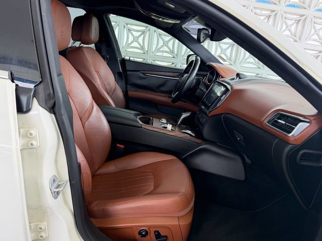 Used 2019 Maserati Ghibli S RWD image 14