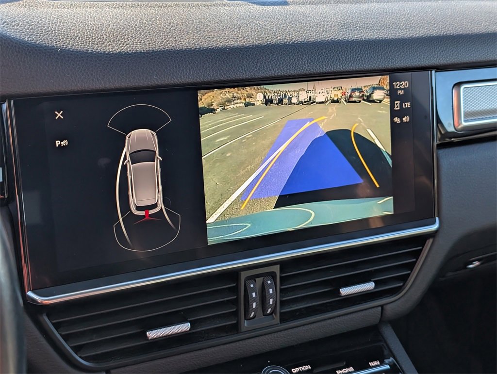 Used 2022 Porsche Cayenne Platinum Edition image 30