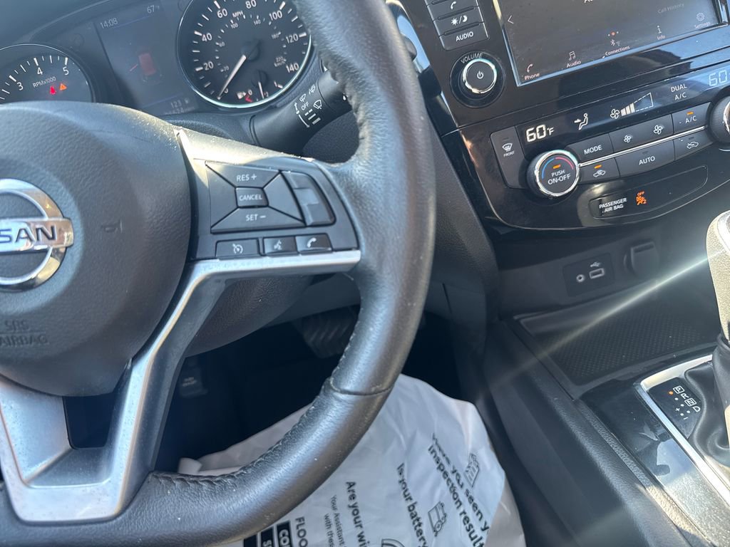 Used 2019 Nissan Rogue SV image 26