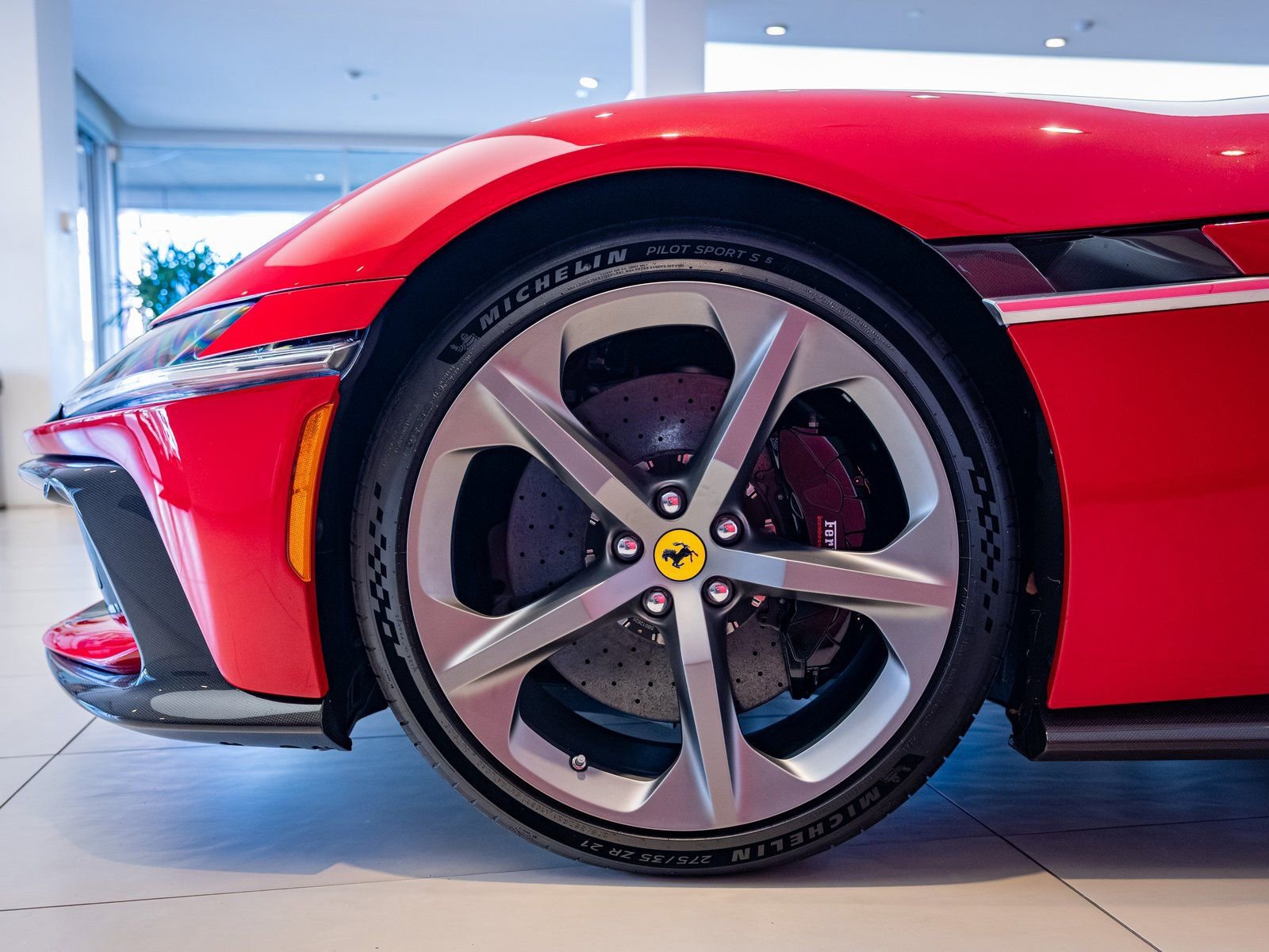 Certified 2025 Ferrari 12Cilindri RWD image 3