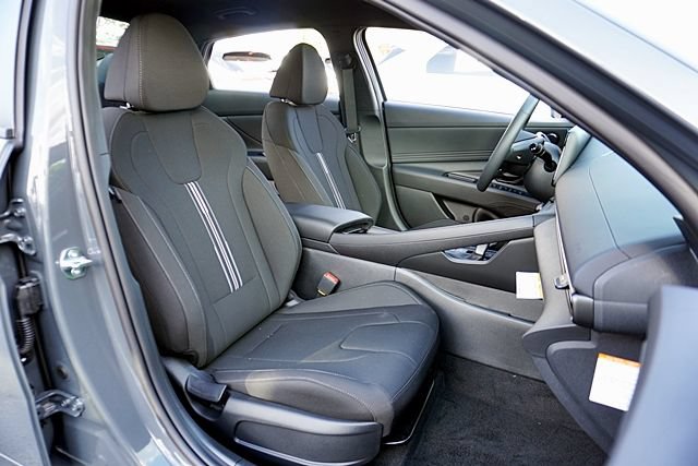 New 2026 Hyundai Elantra Sport FWD image 16