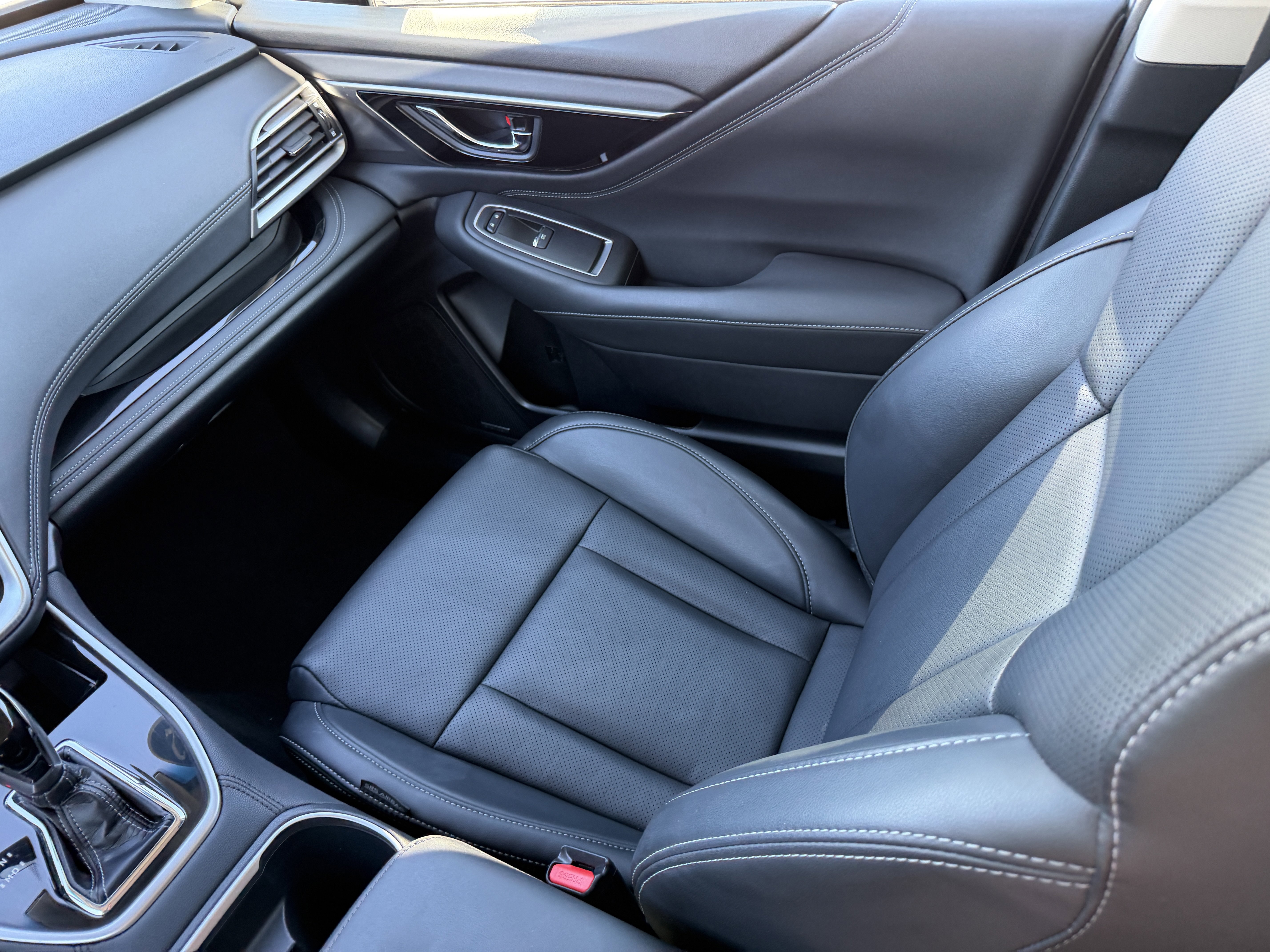 Used 2022 Subaru Outback Limited image 18