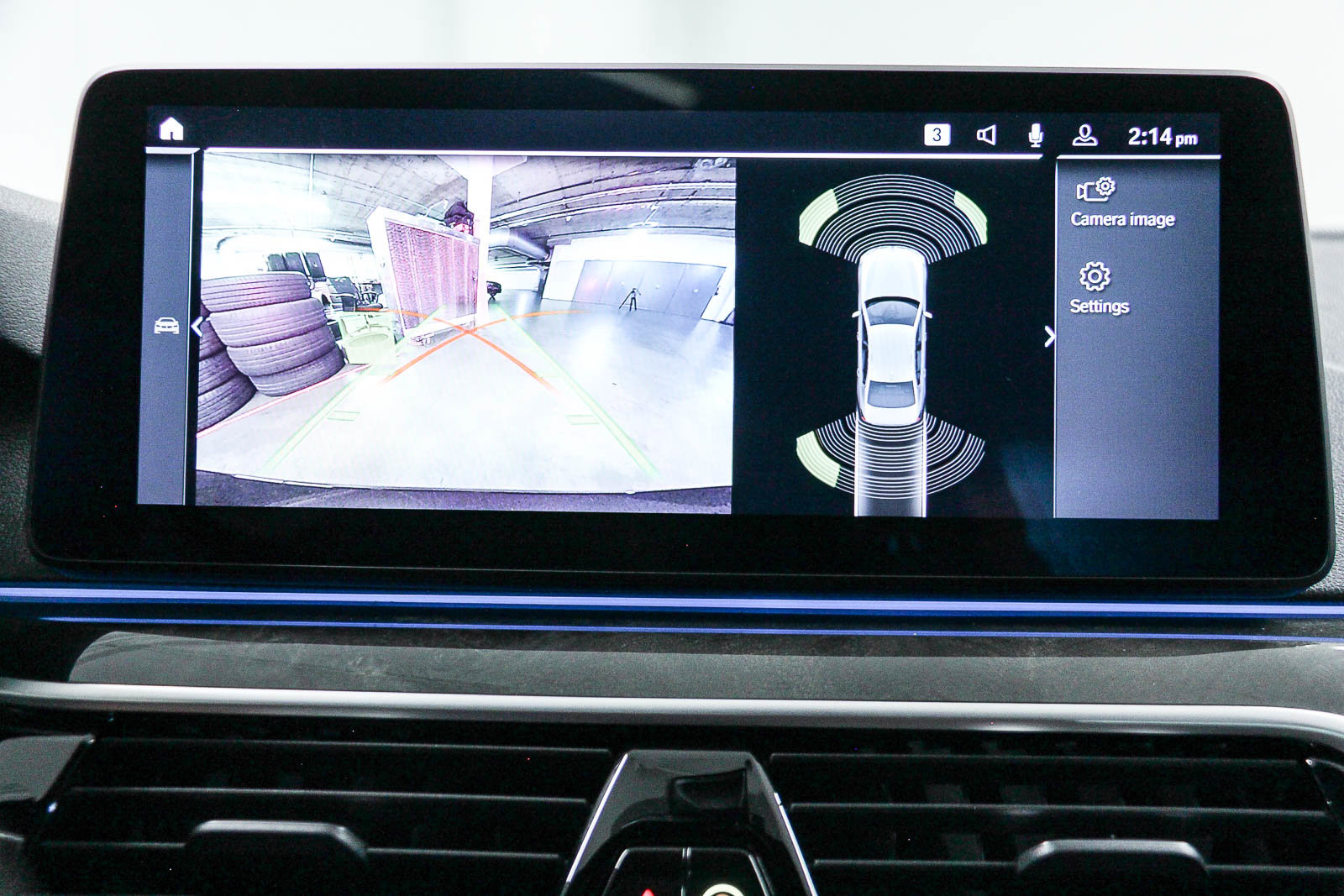 Certified 2023 BMW 530e w/ Premium Package RWD image 23