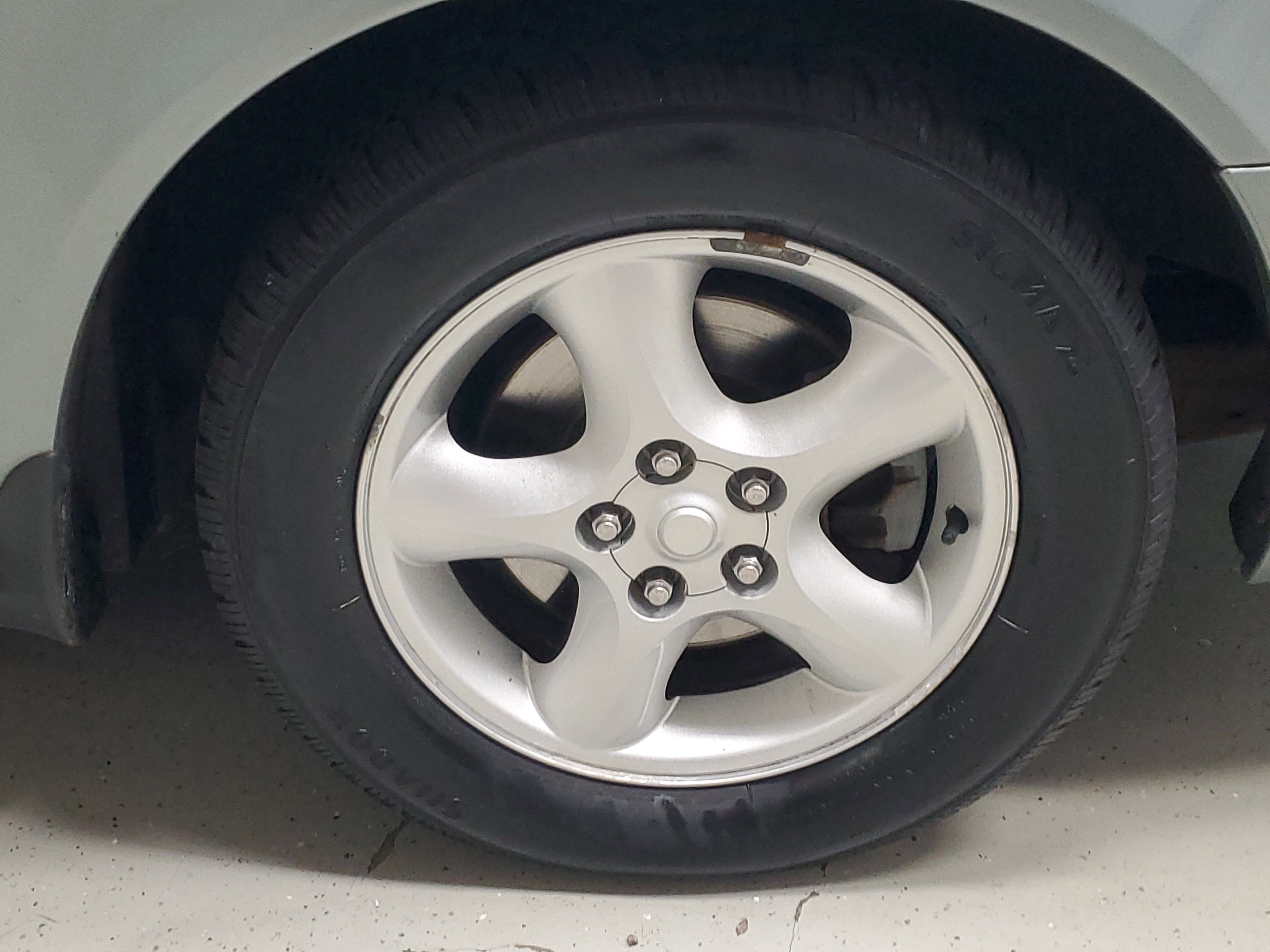 Used 2005 Ford Taurus SE FWD image 6
