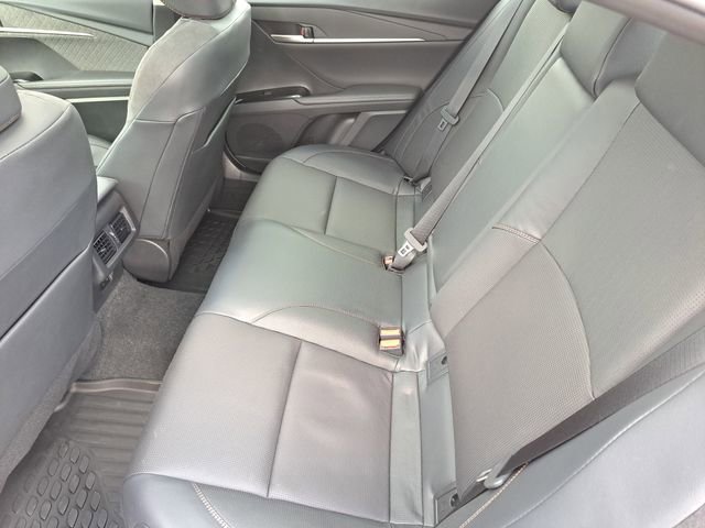 Used 2025 Toyota Camry XLE image 8