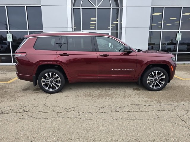 Used 2021 Jeep Grand Cherokee L Overland w/ Luxury Tech Group IV image 3