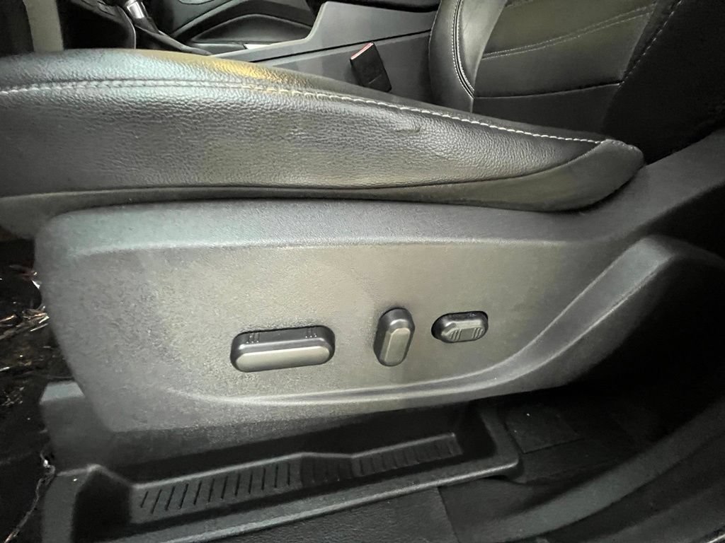 Used 2017 Ford Escape SE w/ SE Leather Comfort Package AWD/4WD image 41