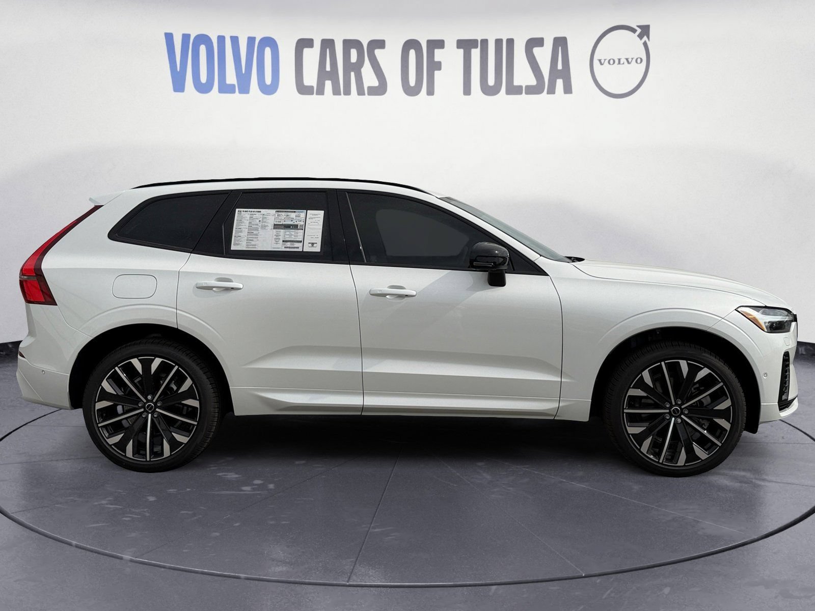 New 2026 Volvo XC60 T8 Ultra w/ Protection Package Premier AWD/4WD image 6