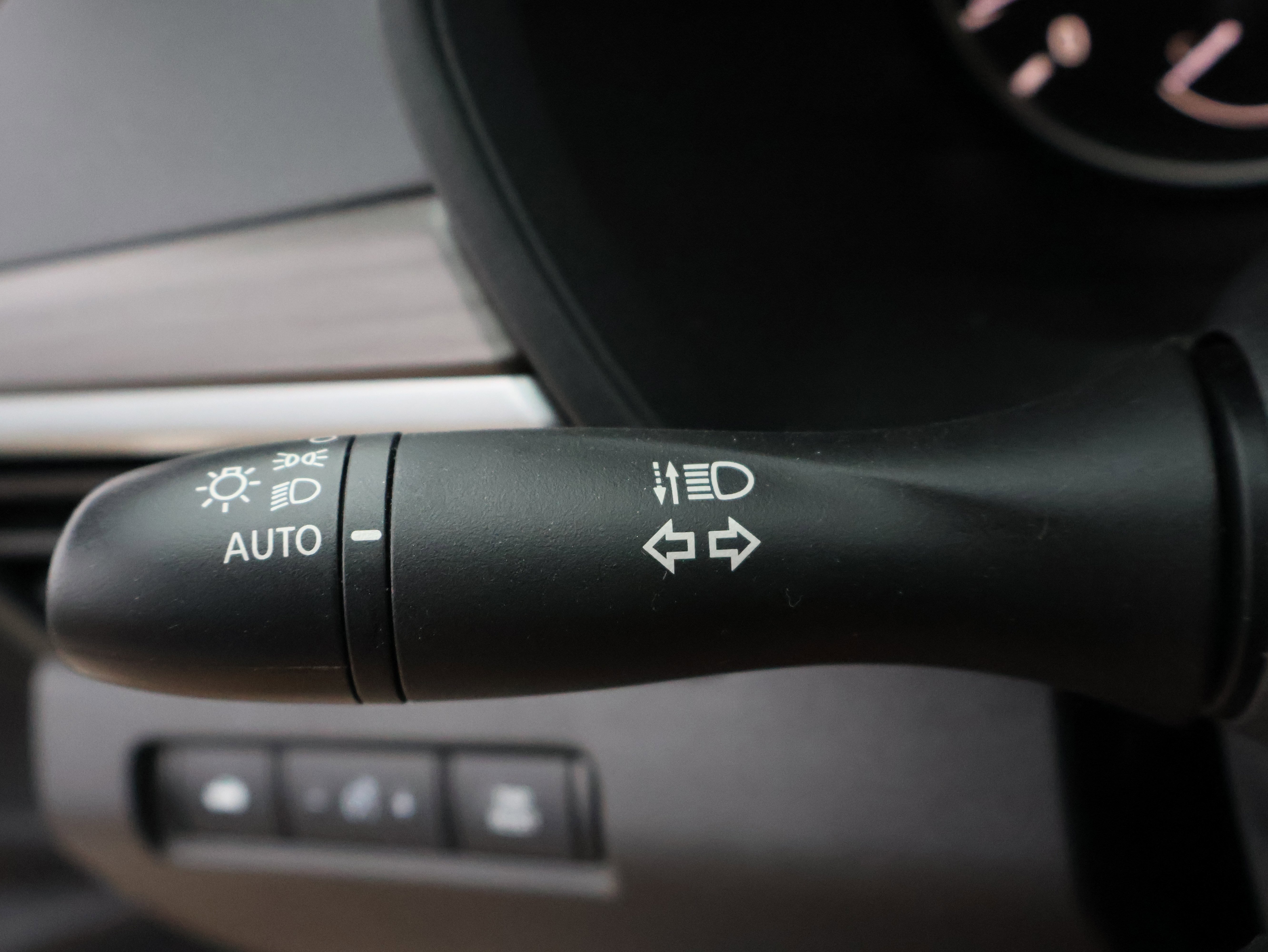 Used 2025 Nissan Altima 2.5 SV image 37