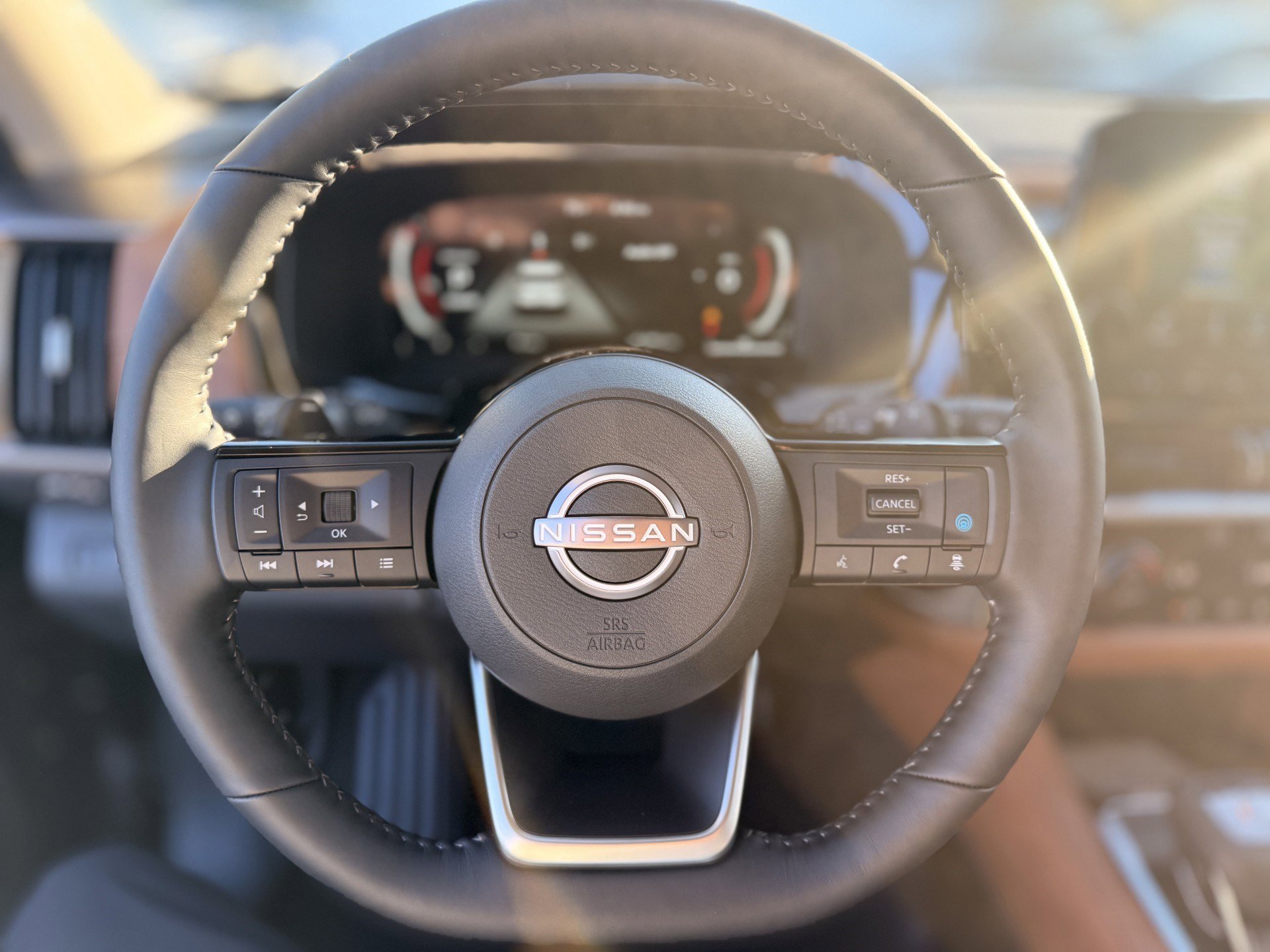 New 2025 Nissan Pathfinder Platinum image 7