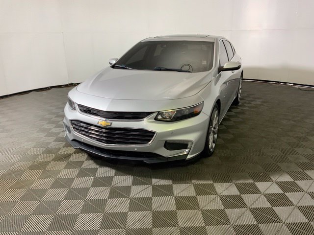 Used 2017 Chevrolet Malibu Premier w/ Premier Sun and Wheel Package FWD image 3