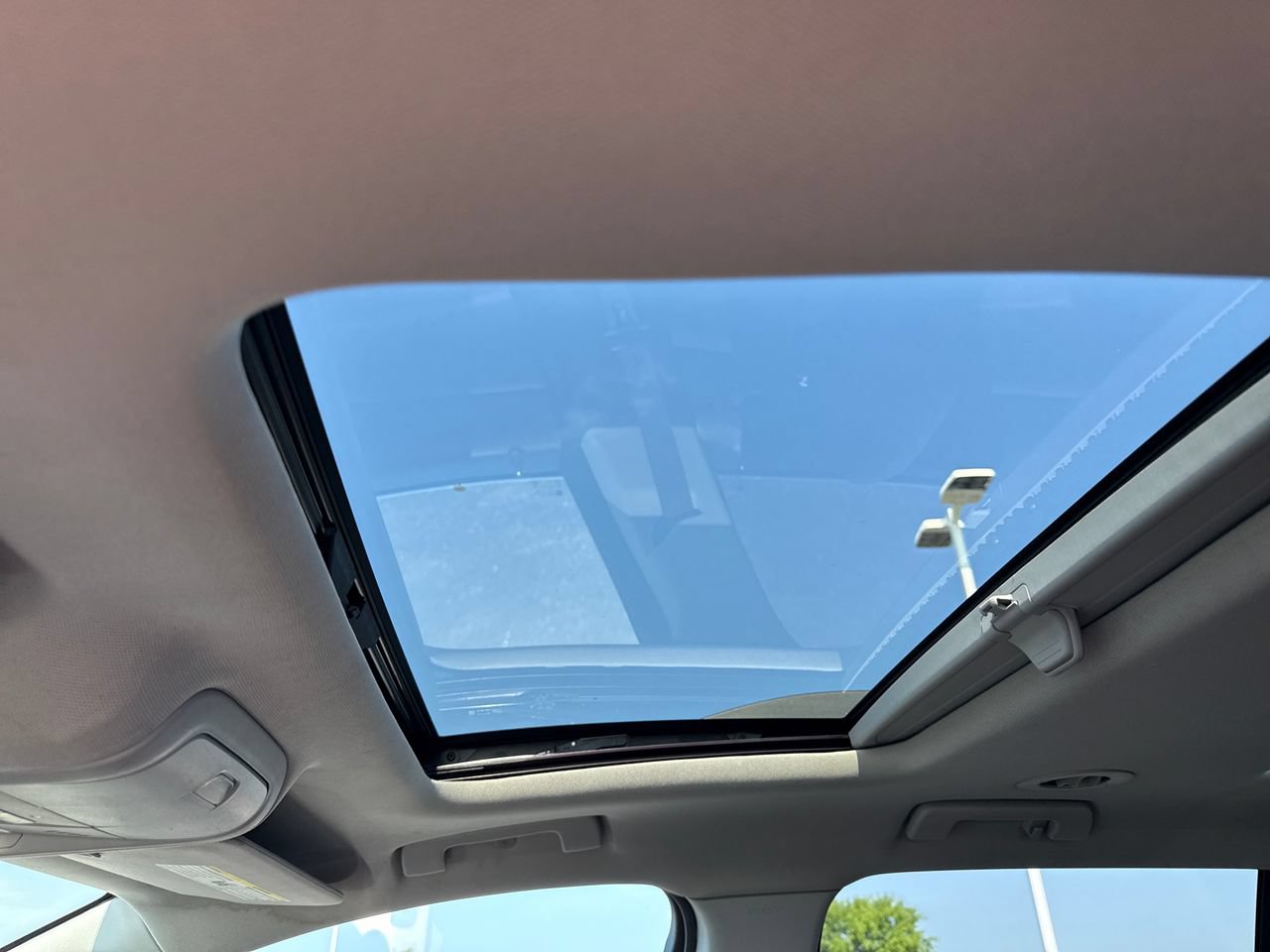 Used 2018 GMC Acadia SLT w/ LPO, Floor Liner Package FWD image 11