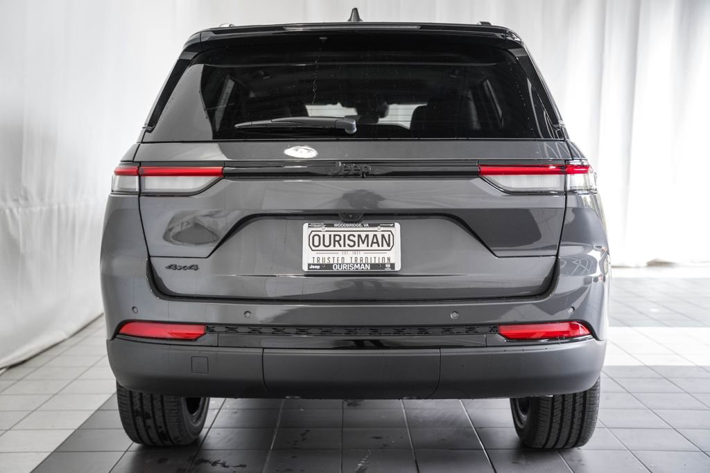 New 2025 Jeep Grand Cherokee 4WD image 5