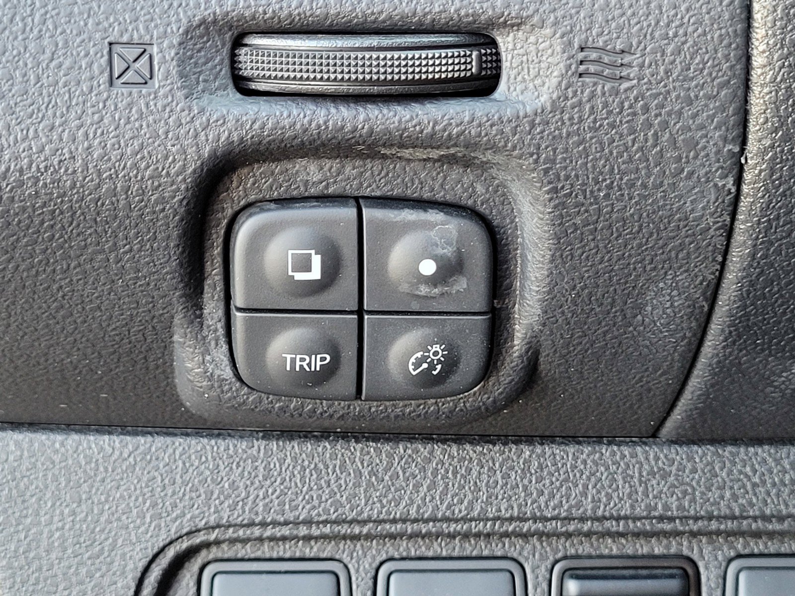Certified 2017 Nissan Leaf SV FWD image 9