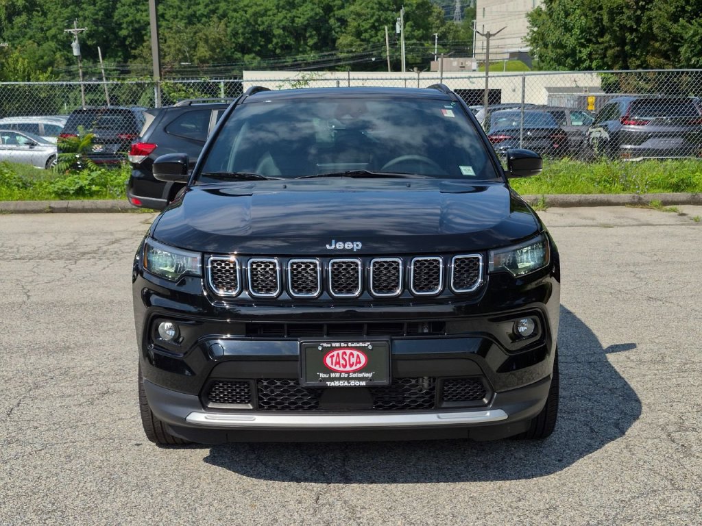 Used 2023 Jeep Compass Limited w/ Sun and Sound Group AWD/4WD image 10