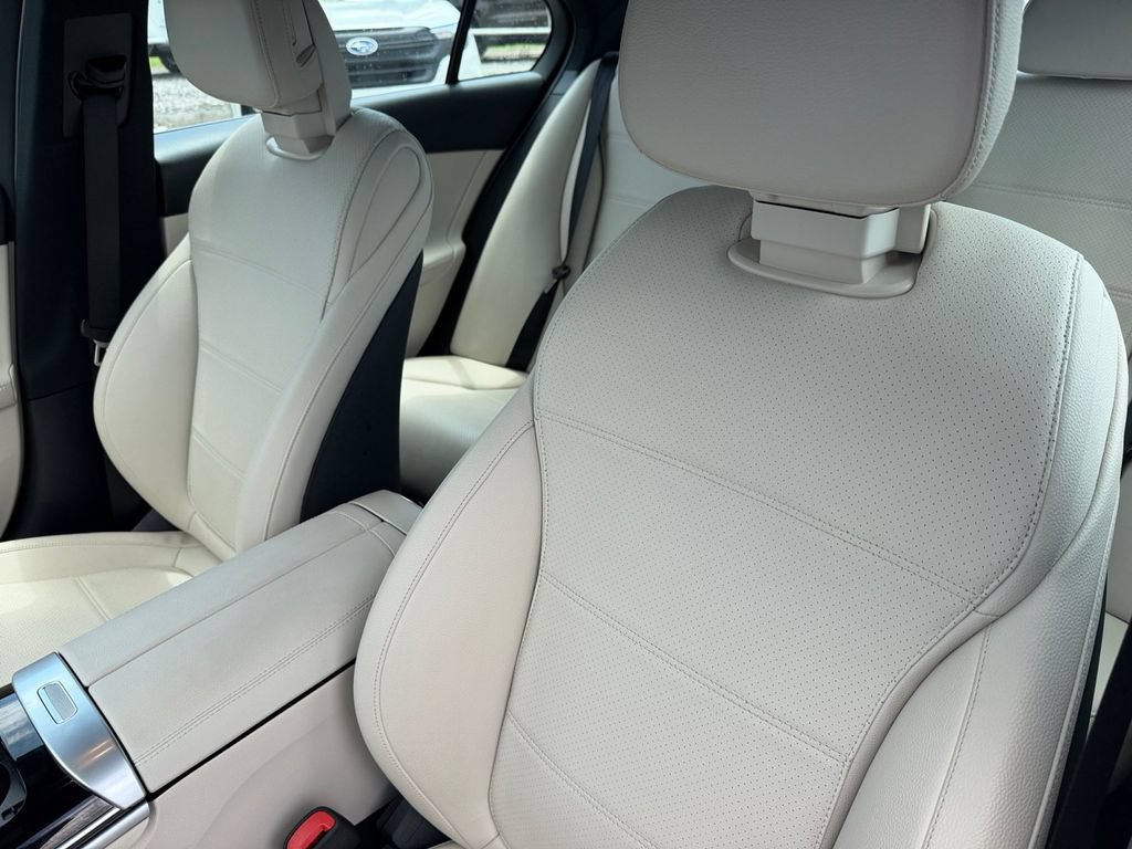 Used 2025 Mercedes-Benz C 300 4MATIC Sedan image 13