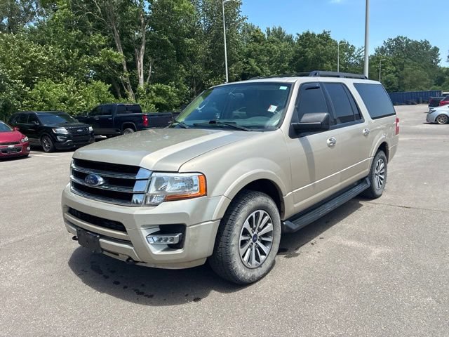 Used 2017 Ford Expedition EL XLT w/ Equipment Group 202A AWD/4WD image 3