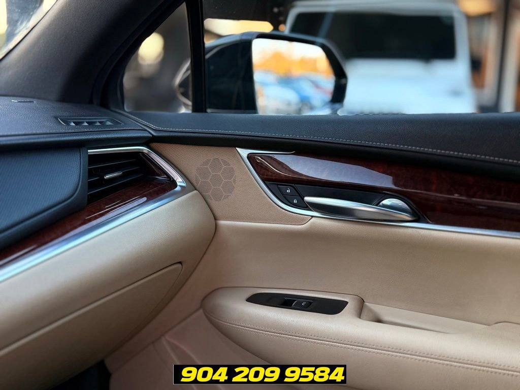 Used 2017 Cadillac XT5 Luxury w/ Driver Awareness Package FWD image 15