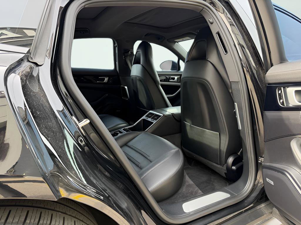 Used 2019 Porsche Panamera 4 image 27