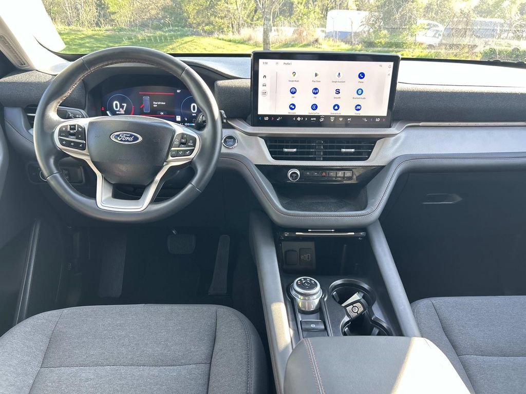 Used 2025 Ford Explorer Active image 17