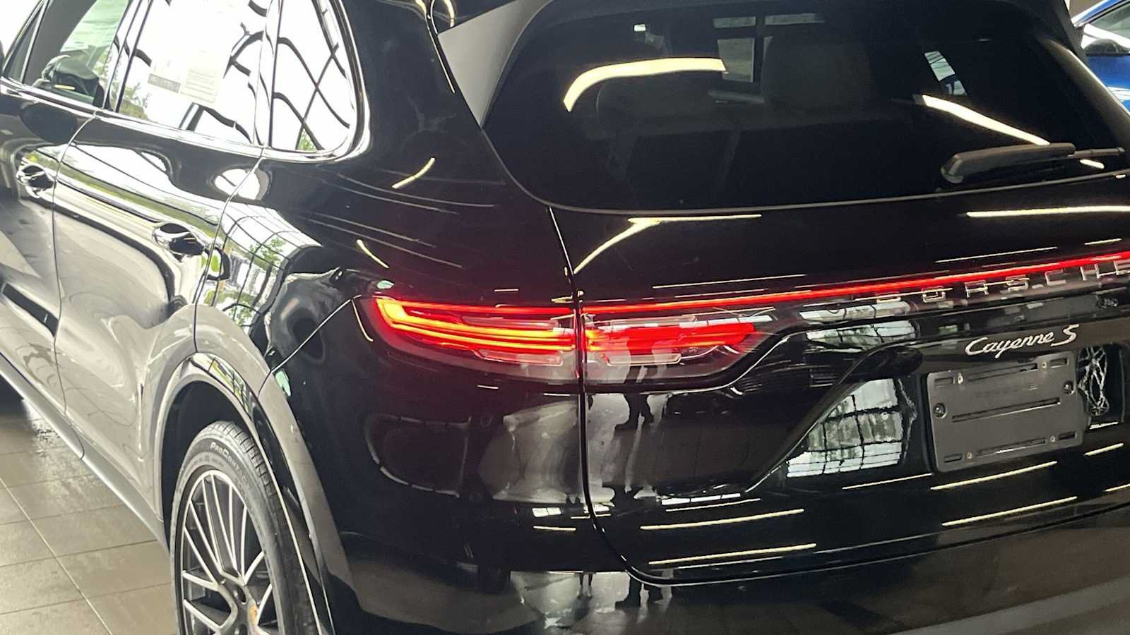 Used 2023 Porsche Cayenne S AWD/4WD image 16