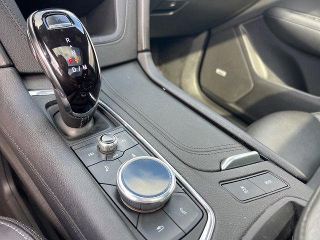 Used 2022 Cadillac XT6 Premium Luxury w/ Technology Package image 16