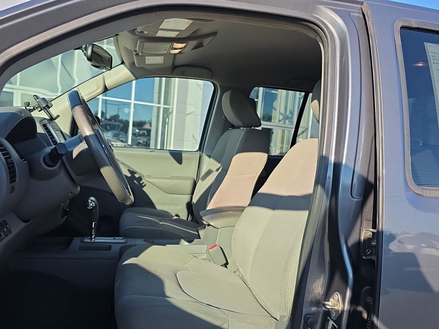 Used 2019 Nissan Frontier SV w/ Value Truck Package AWD/4WD image 10