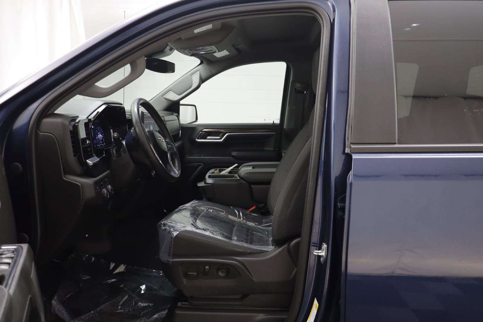 Used 2023 Chevrolet Silverado 1500 LT image 5