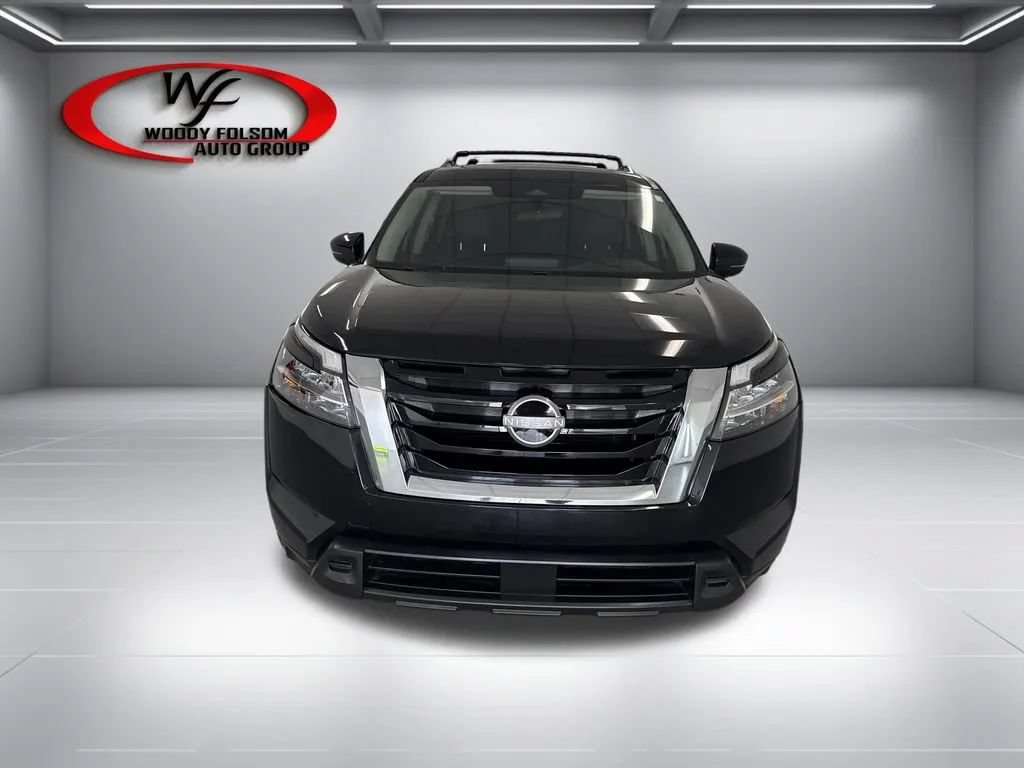 Used 2022 Nissan Pathfinder SV w/ SV Premium Package AWD/4WD image 2