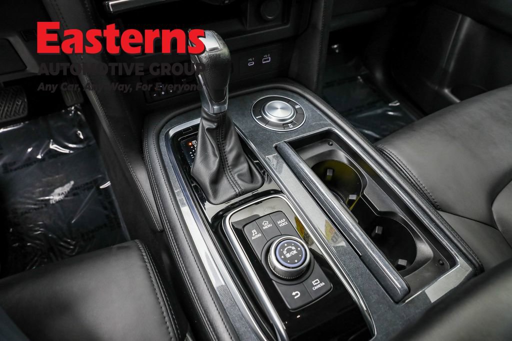 Used 2024 Nissan Armada SV image 13