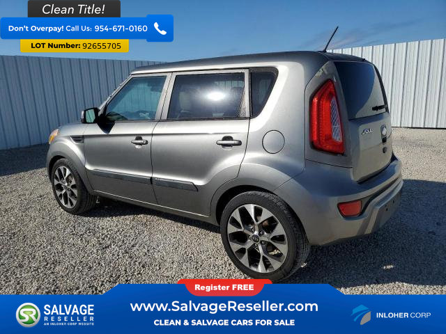 Used 2013 Kia Soul ! w/ Premium Pkg image 3