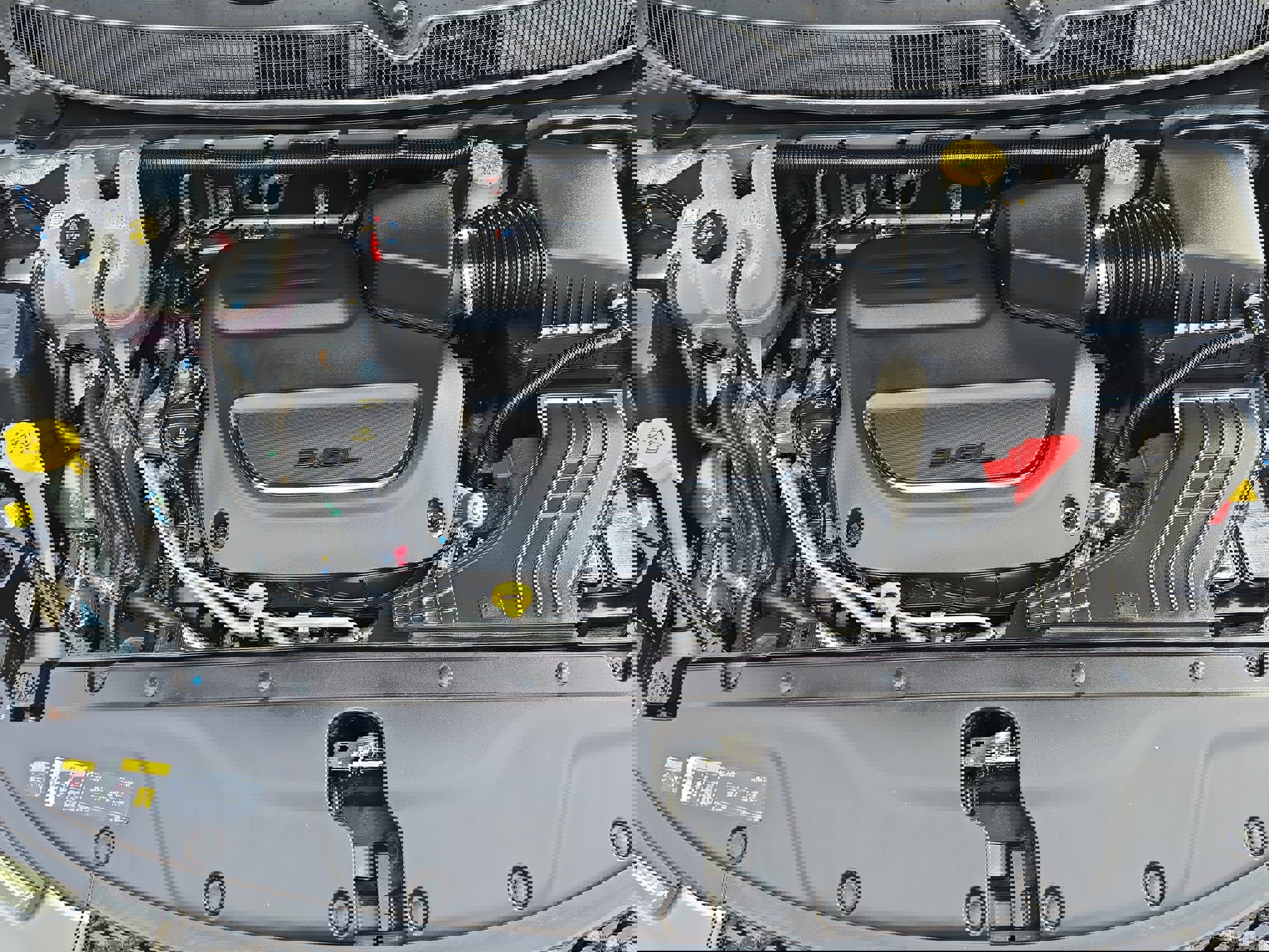 Used 2024 Chrysler Pacifica Touring-L image 28