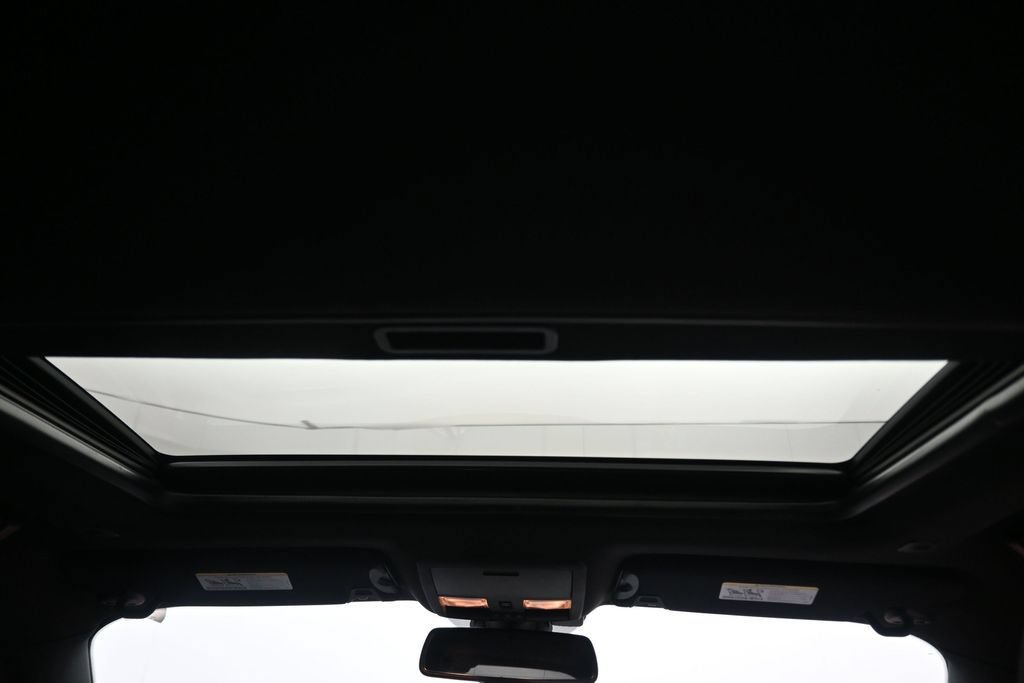 Used 2018 Dodge Challenger R/T Scat Pack RWD image 40