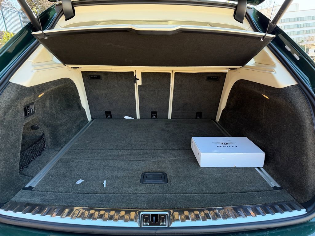 Certified 2023 Bentley Bentayga Extended Wheelbase image 41