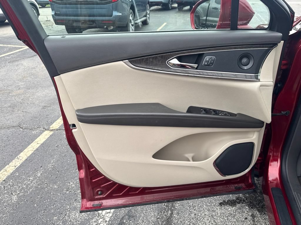 Used 2019 Lincoln Nautilus Reserve w/ Driver Assistance Package FWD image 15