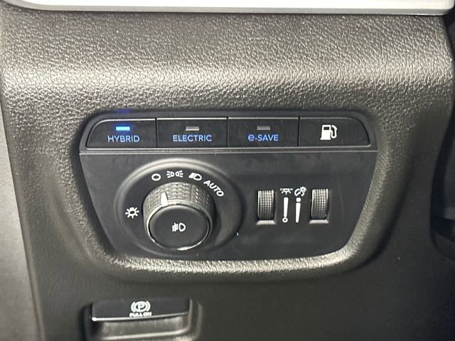 Used 2023 Jeep Grand Cherokee 4WD 4xe image 19