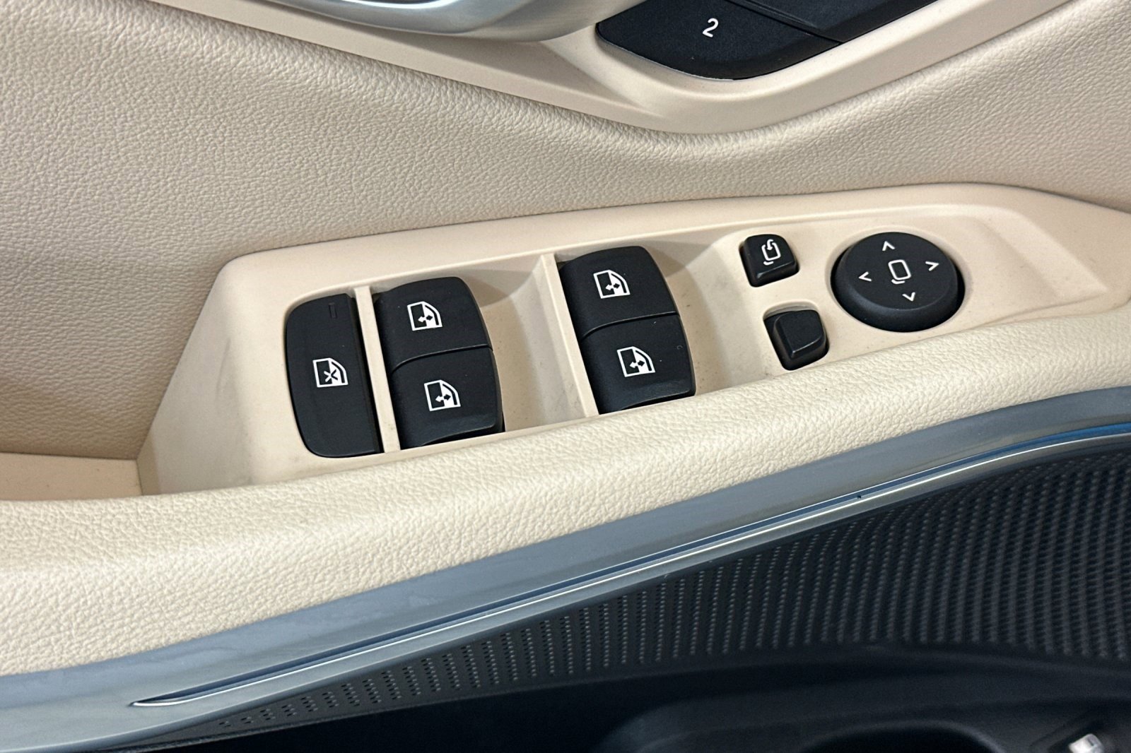 Certified 2023 BMW 330e w/ M Sport Package image 13