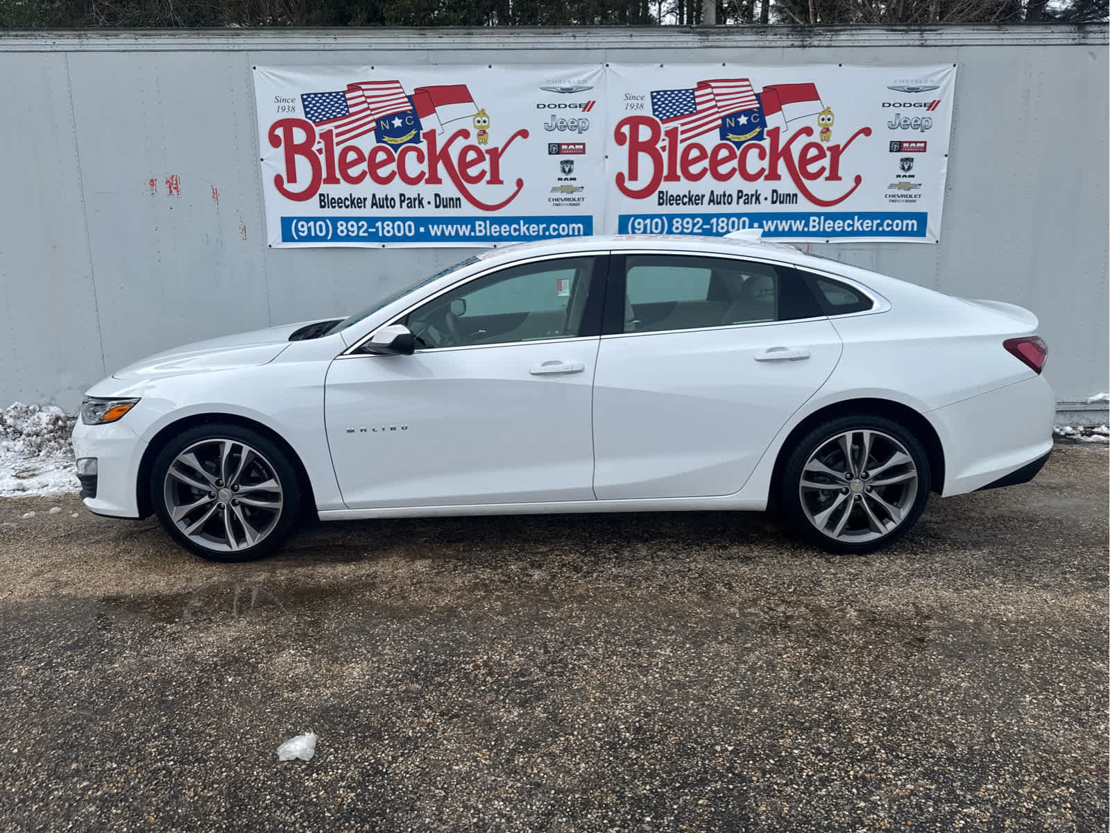 Used 2024 Chevrolet Malibu LT FWD image 8