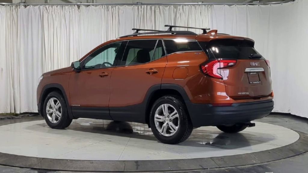 Used 2019 GMC Terrain SLE w/ Driver Convenience Package image 8