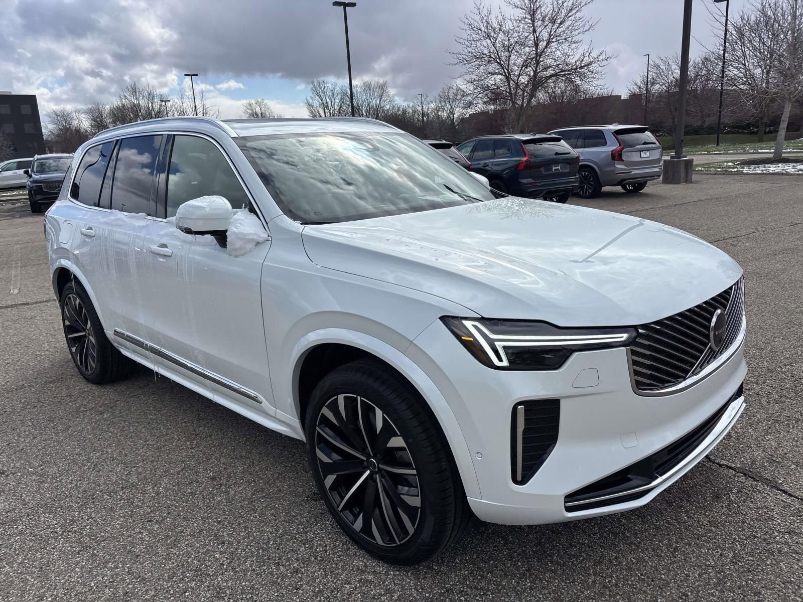 New 2026 Volvo XC90 T8 Plus w/ Protection Package Premier image 3