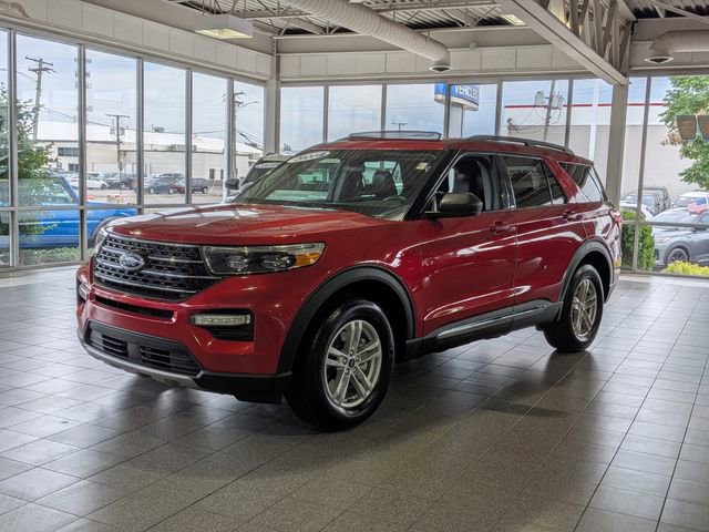 Used 2020 Ford Explorer XLT w/ Equipment Group 202A AWD/4WD image 4